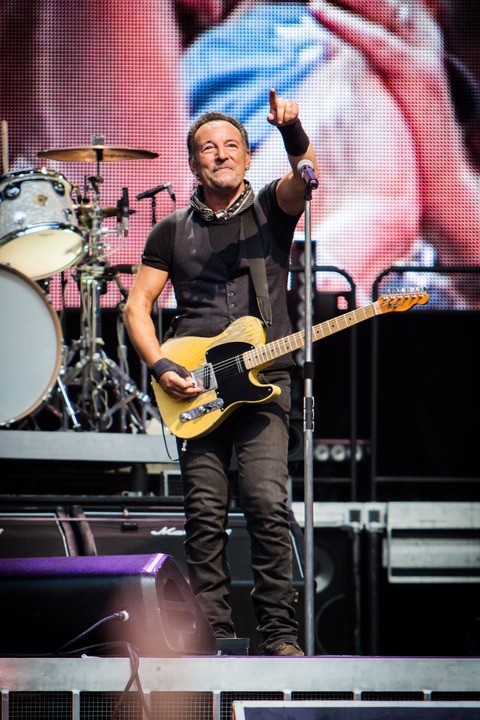 AXS TV Premieres "Bruce Springsteen and the E Street Band: Live in Barcelona" Sunday, Jan. 15 at 8pE